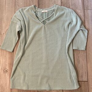 Cherish Mint Green Like New Searsucker Top Size Medium